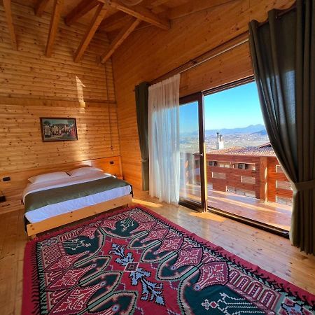 Wooden House Hotel Canaj Exterior photo