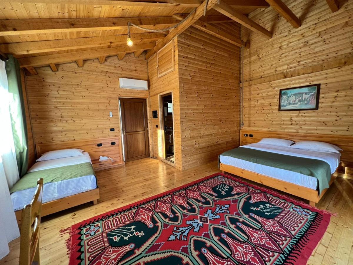 Wooden House Hotel Canaj Exterior photo