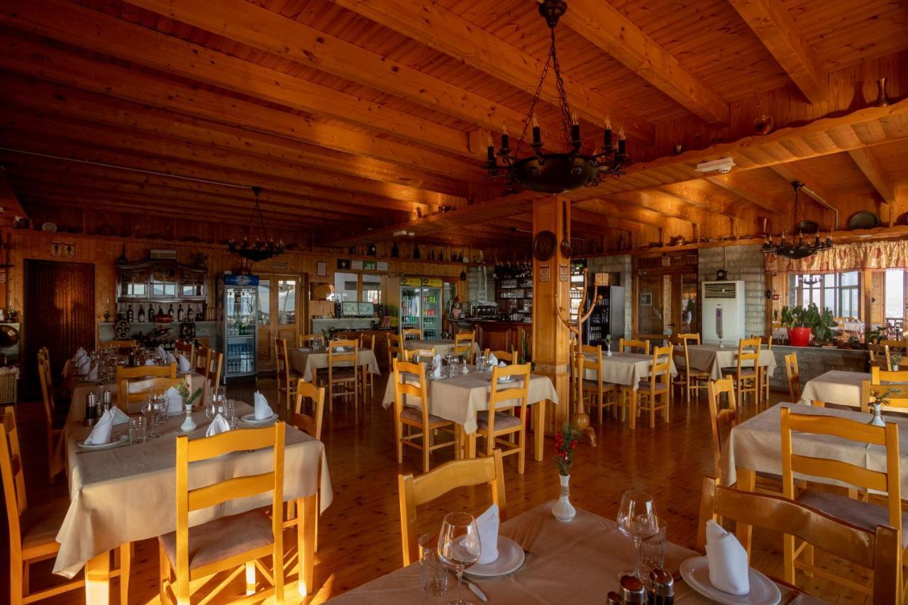 Wooden House Hotel Canaj Exterior photo