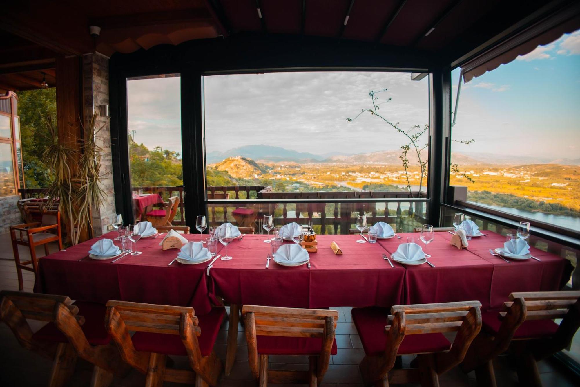 Wooden House Hotel Canaj Exterior photo