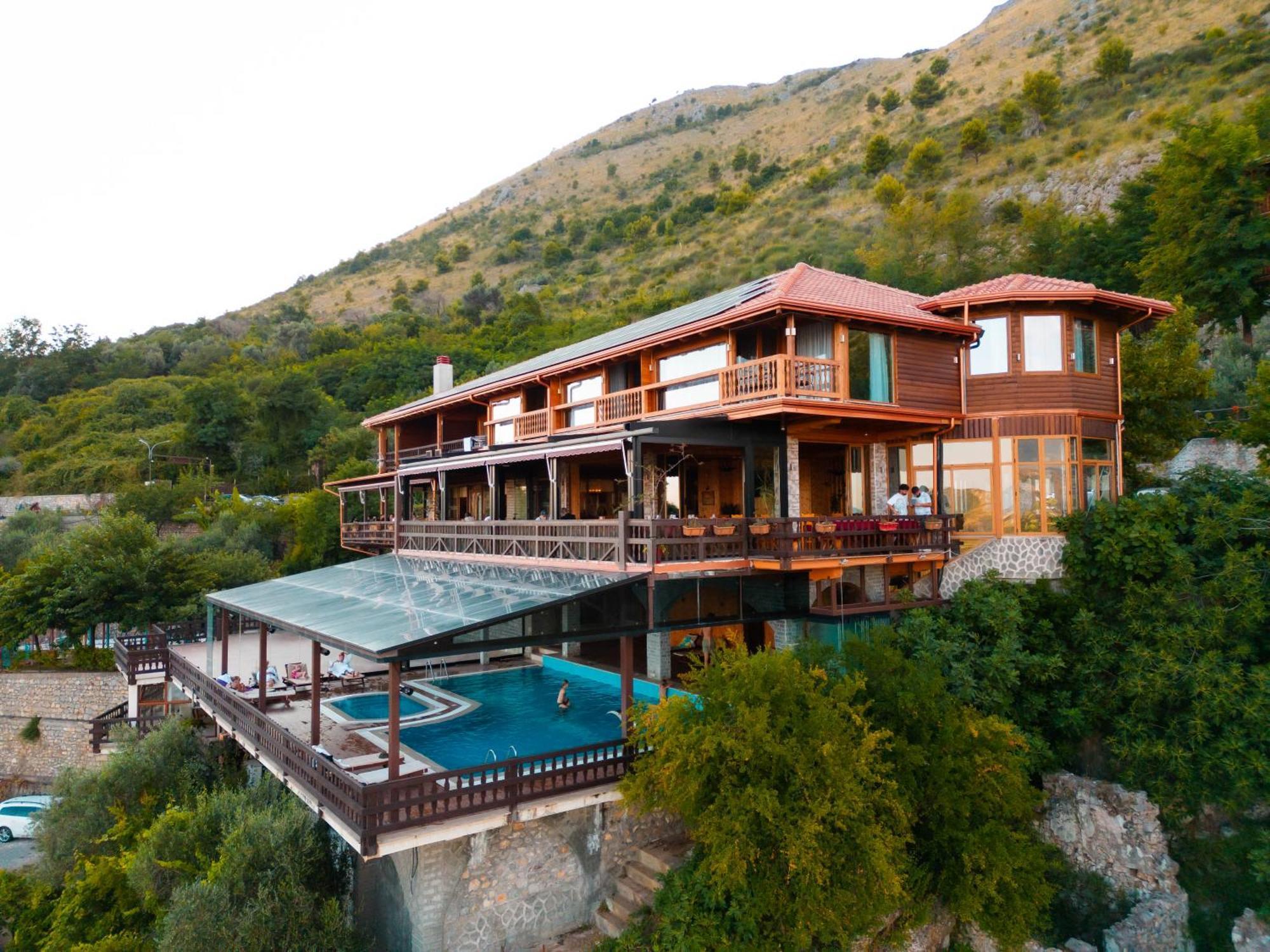 Wooden House Hotel Canaj Exterior photo